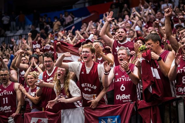 Navijači Letonije (© FIBA)